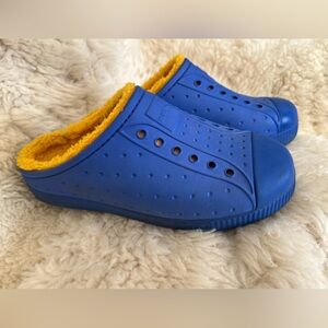 Native Shoes Jefferson Cozy Open Back Kids Shoes Size 2